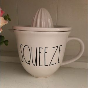 Rae Dunn squeeze NWT